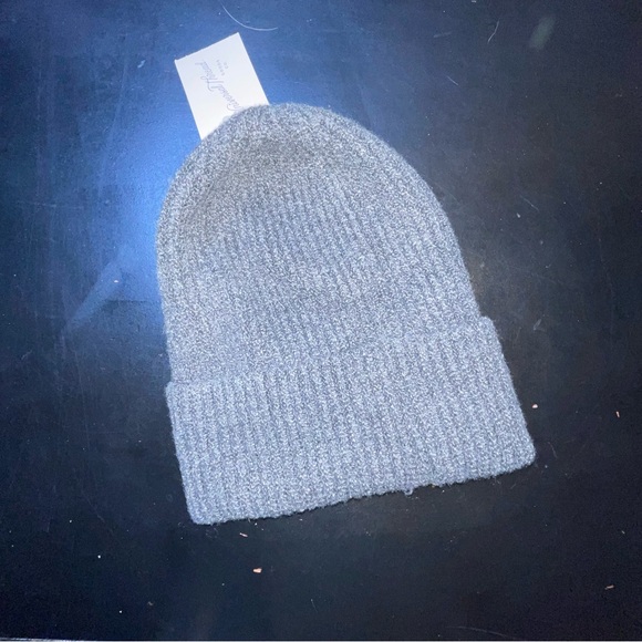 Universal Thread Heather Gray Knit Hat - Picture 2 of 5